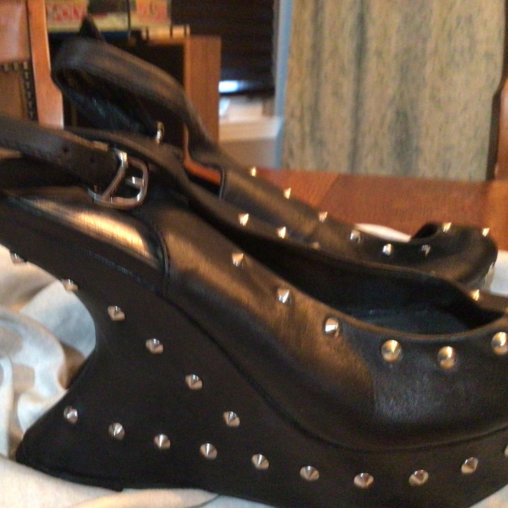 Vintage Black leather  shoes